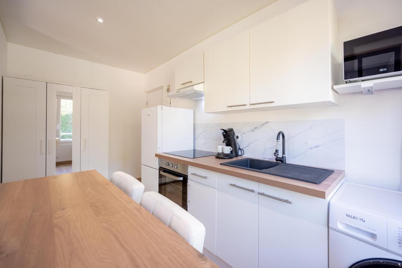 Bord De Mer, Entierement Equipe * Bormes-les-Mimosas